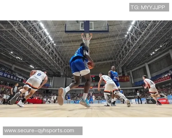 篮球明星精彩瞬间集锦鞋子投掷挑战视频大合集让你惊叹不已